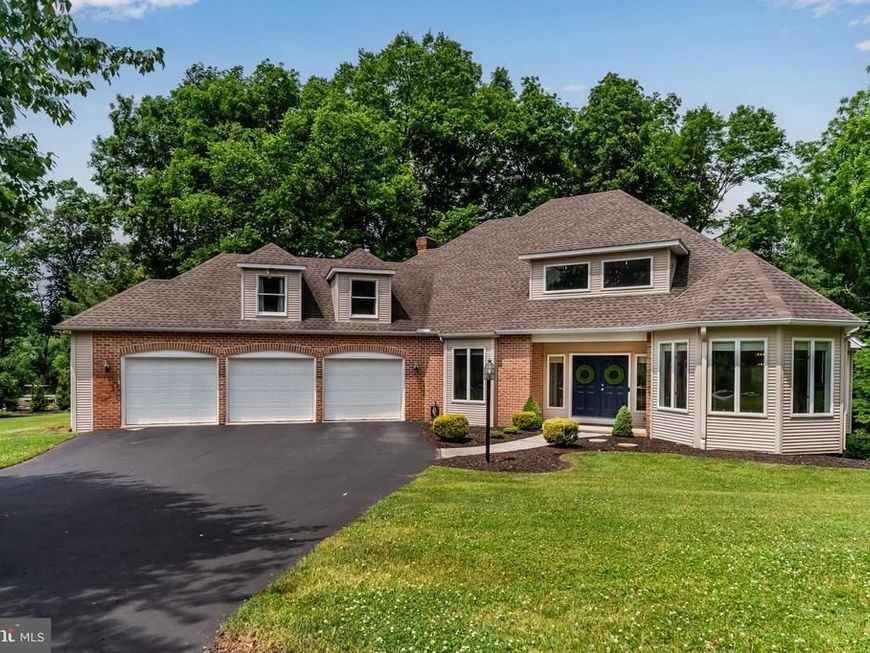 125 Foxfire, Lewisberry, PA 17339 Main Photo