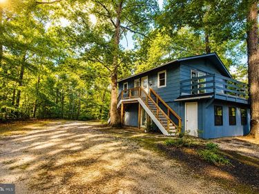 185 POND POINT AVENUE, WALKERTON, VA 23177
