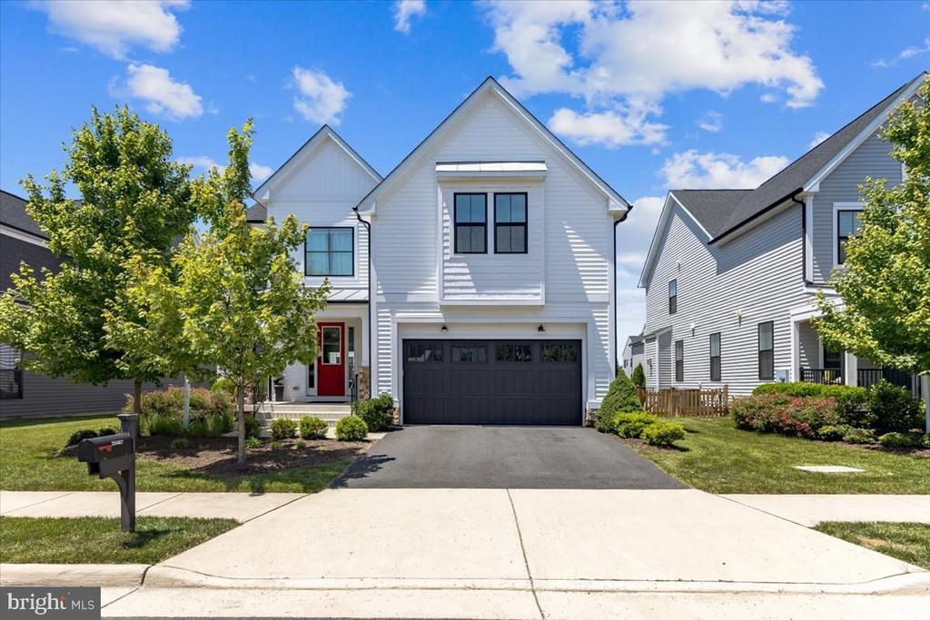 25467 Byrnes Crossing Drive, Chantilly, VA 20152 Main Photo