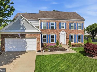 8392 CROSSLAKE DR, FAIRFAX STATION, VA 22039
