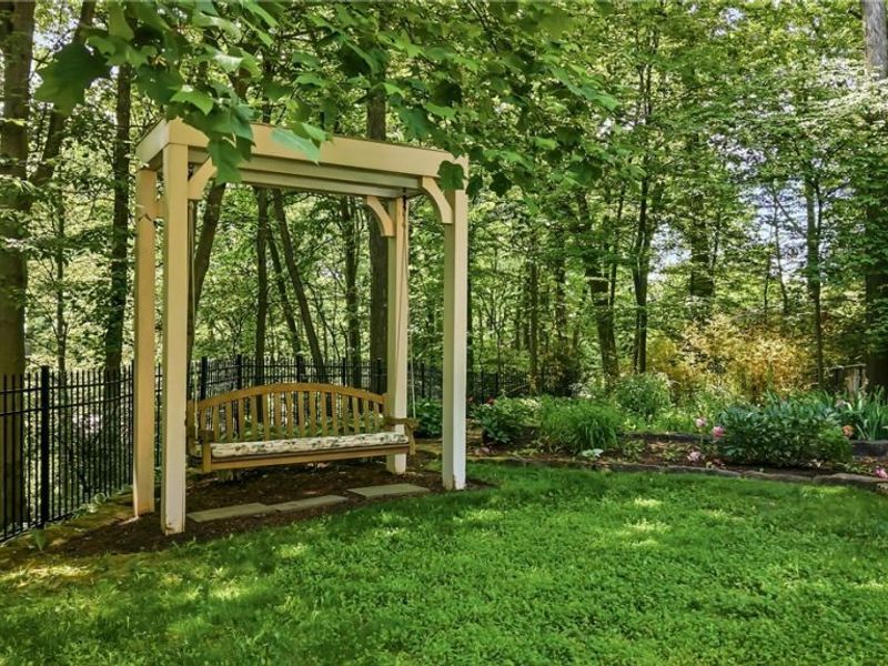 8830 Stone Ridge Drive SE, Warren, OH 44484 Photo 16