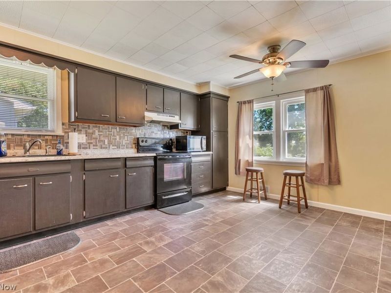 3102 25th Street SE, Canton, OH 44707 Photo 5