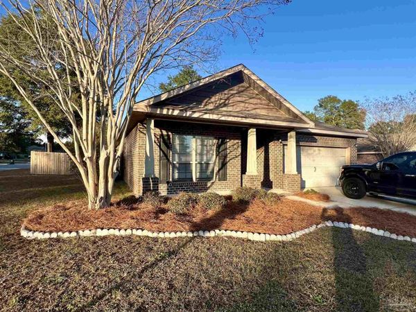 6716 Barnwood Dr, Milton, FL 32570