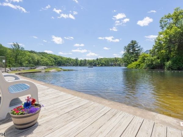 39 Broadway, West Milford, NJ 07480