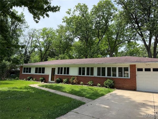 709 Elkington Lane , Olivette, MO 63132