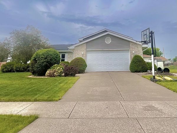 10622 Manor Drive, St. John, IN 46373