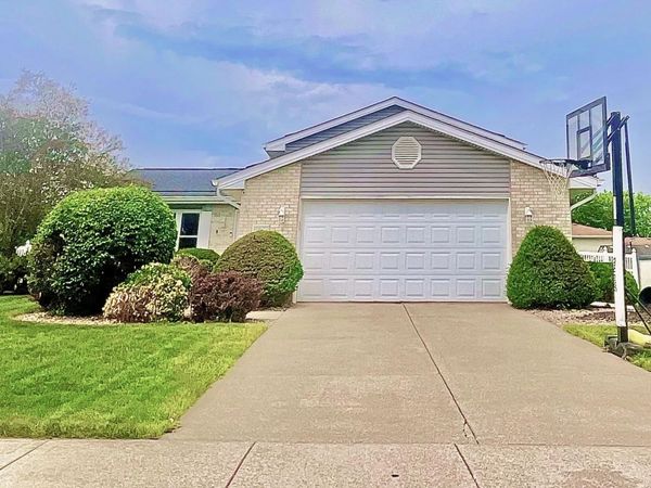 10622 Manor Drive, St. John, IN 46373