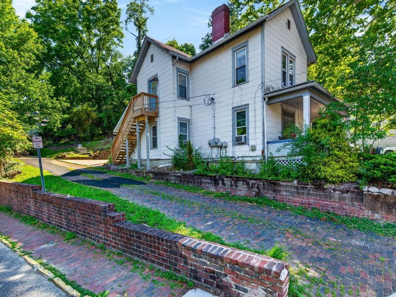 210 W State Street , Athens, OH 45701 Photo 10