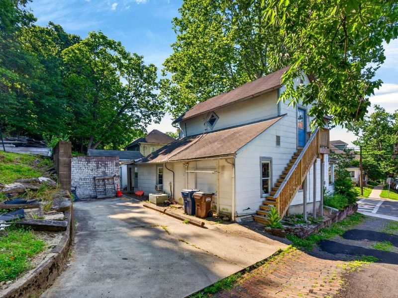 210 W State Street , Athens, OH 45701 Photo 11