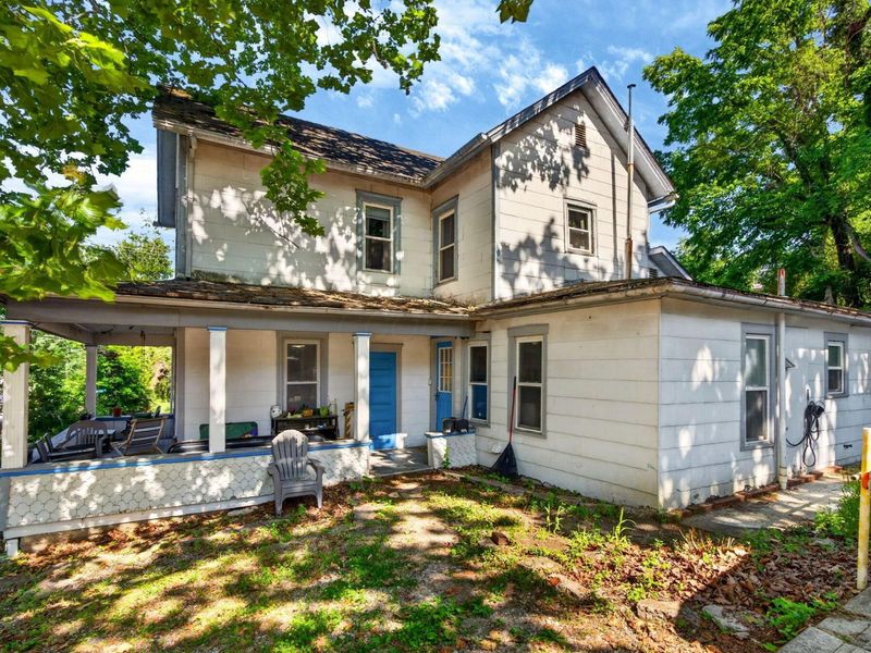 210 W State Street , Athens, OH 45701 Photo 12