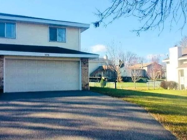 1074 Regency Drive , Woodbury, MN 55125