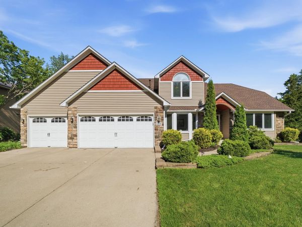 13476 Granada Avenue , Apple Valley, MN 55124