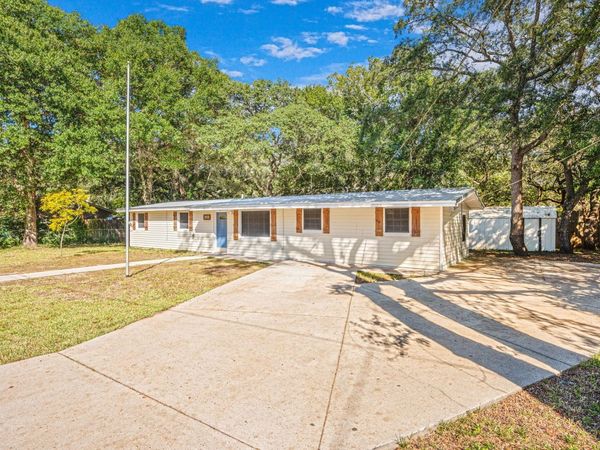 205 Pine Street, Fort Walton Beach, FL 32548