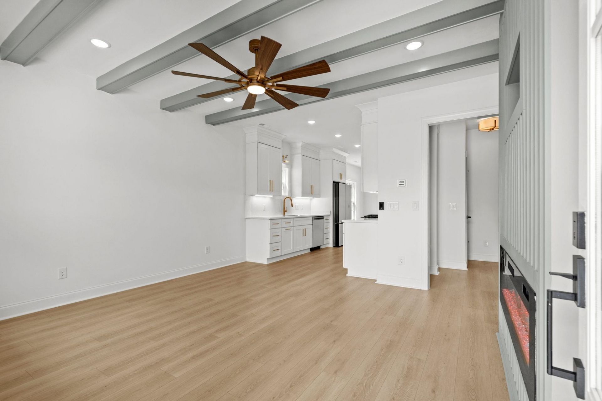 160 Arbor Ridge Circle  Photo 4