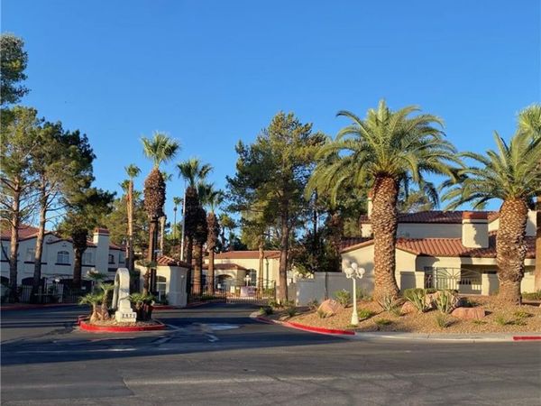 2975 Bluegrass Lane, Unit 321, Henderson, NV 89074