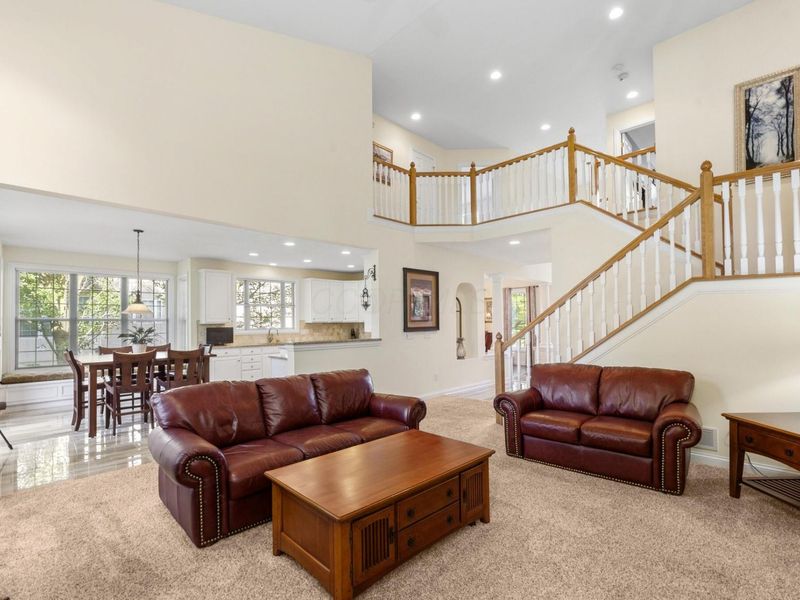 2916 Pebble Drive, Lewis Center, OH 43035 Photo 10