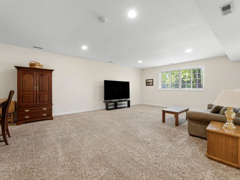 2916 Pebble Drive, Lewis Center, OH 43035 Photo 46