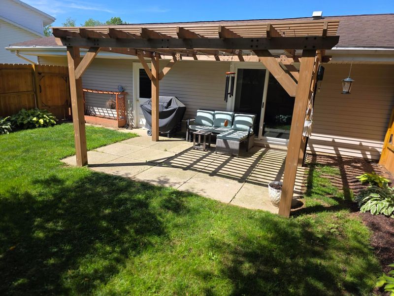 21 Sussex Court W, Lexington, OH 44904 Photo 4