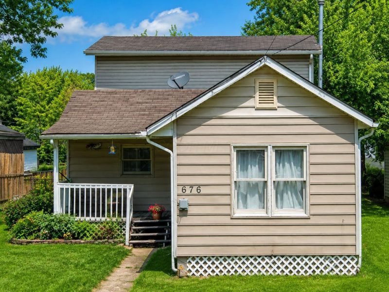 676 E Mark Street , Marion, OH 43302 Photo 1