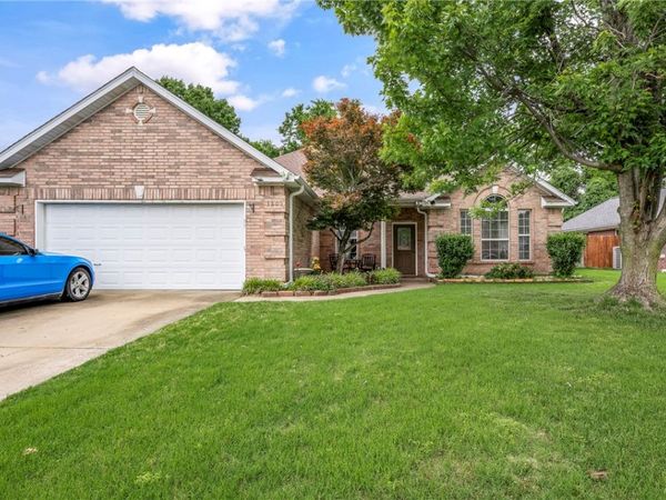 3803 SE 5th Street , Bentonville, AR 72712