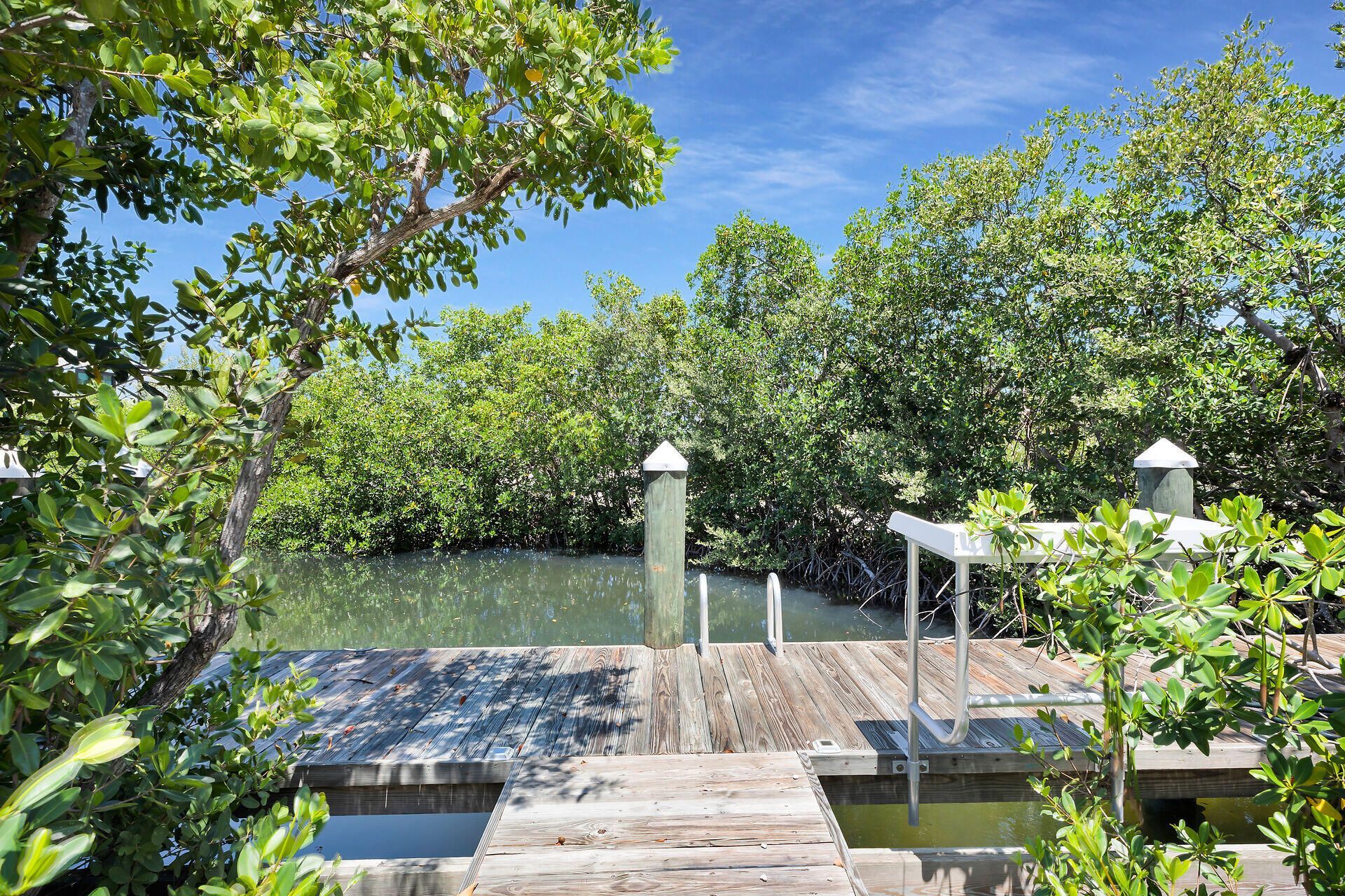 835 Copa D Oro, Marathon, FL 33050 Photo