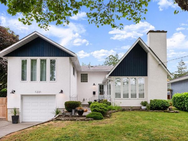 1231 Highrock Ave , Esquimalt, BC V9A 4V8
