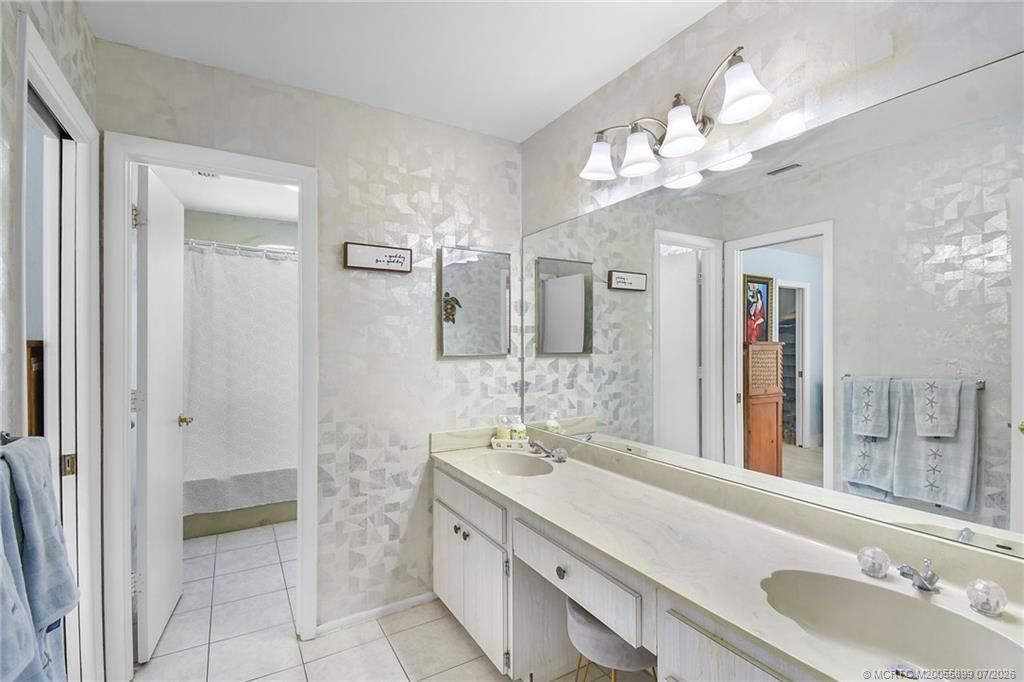 4061 NE Breakwater Drive, Jensen Beach, FL 34957 Photo