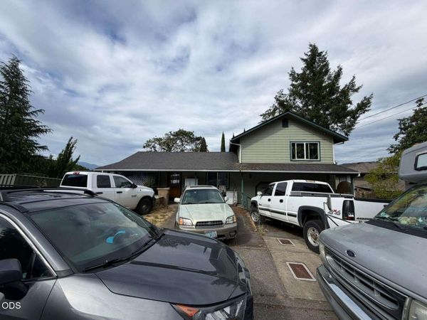 1740 NE Beverly Drive, Grants Pass, OR 97526