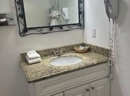 932 Poplar Street, South Lake Tahoe, CA 96150 Photo