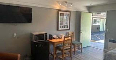 932 Poplar Street, South Lake Tahoe, CA 96150 Photo