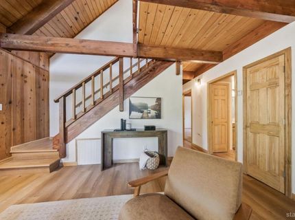 1729 Inca Way, South Lake Tahoe, CA 96150 Photo