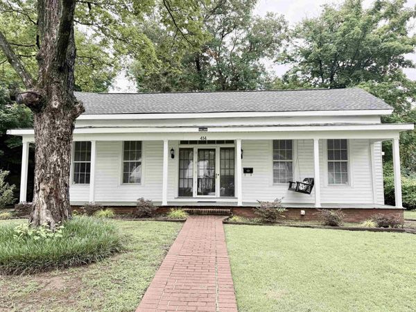 414 Poplar St, Florence, AL 35630