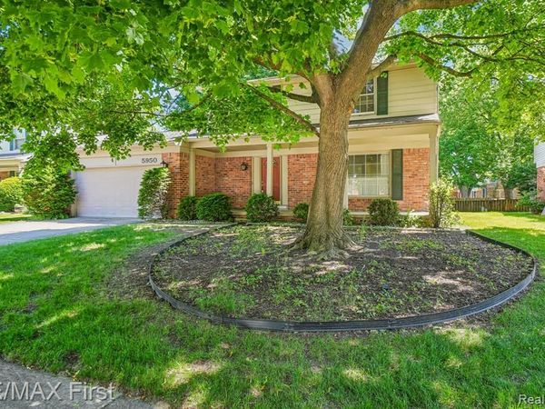 5950 Diamond Drive, Troy, MI 48085