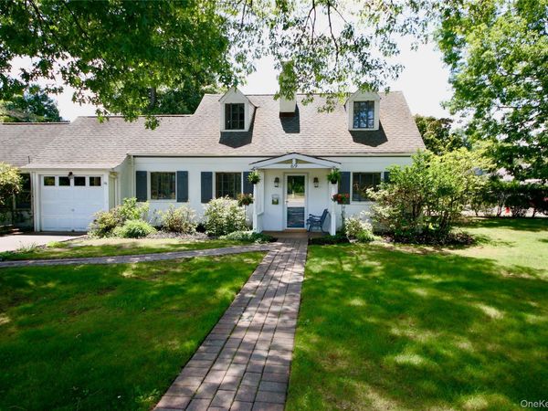 69 Dogwood Road , Northport, NY 11768