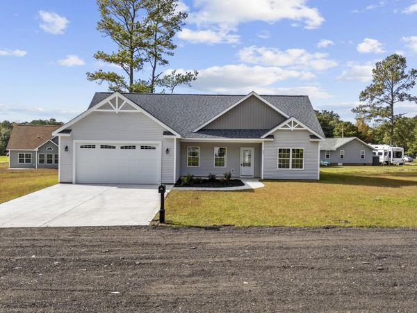 1904 Blue Bird Rd. , Loris, SC 29569