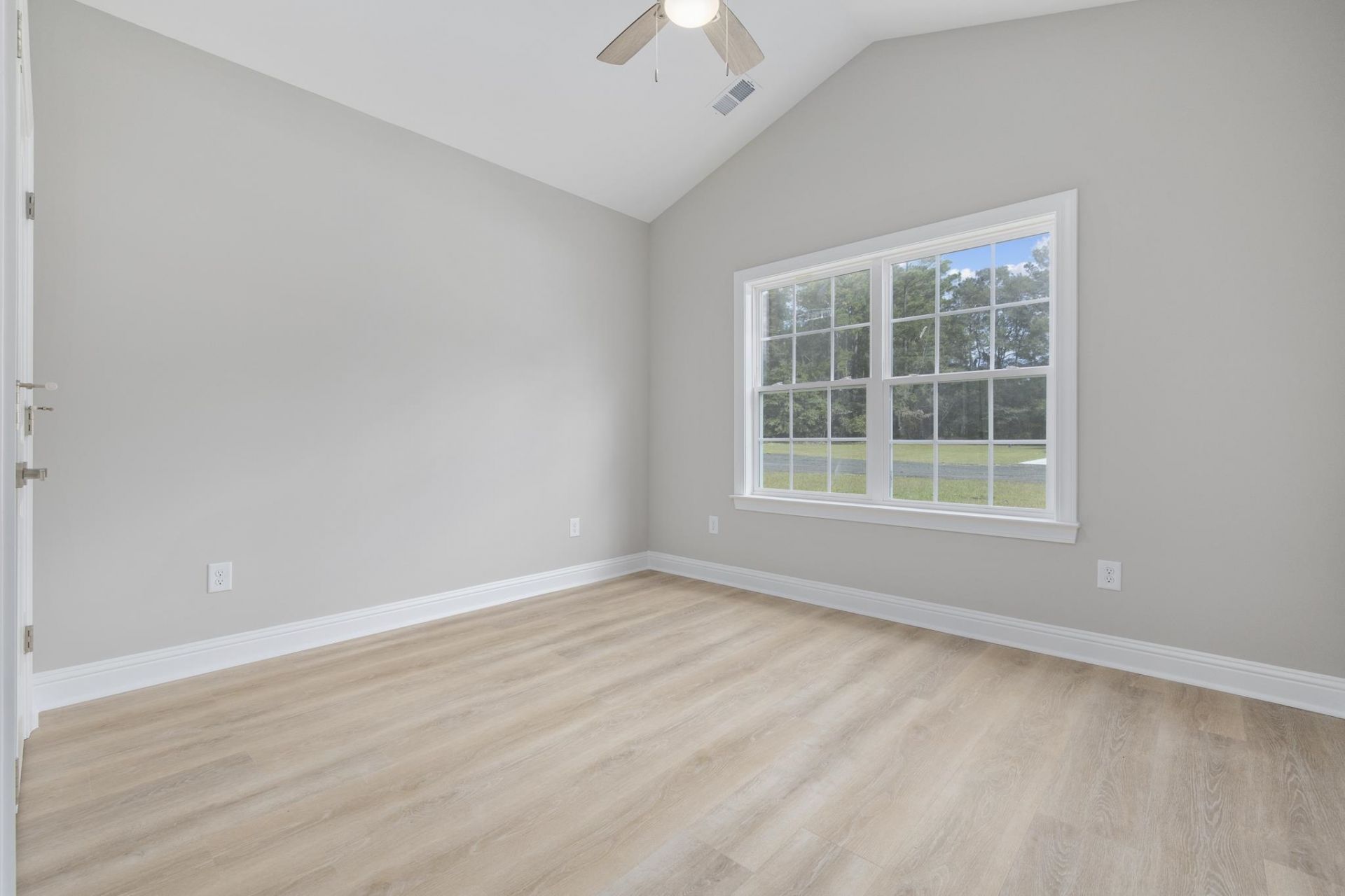 1904 Blue Bird Rd.  Photo 15