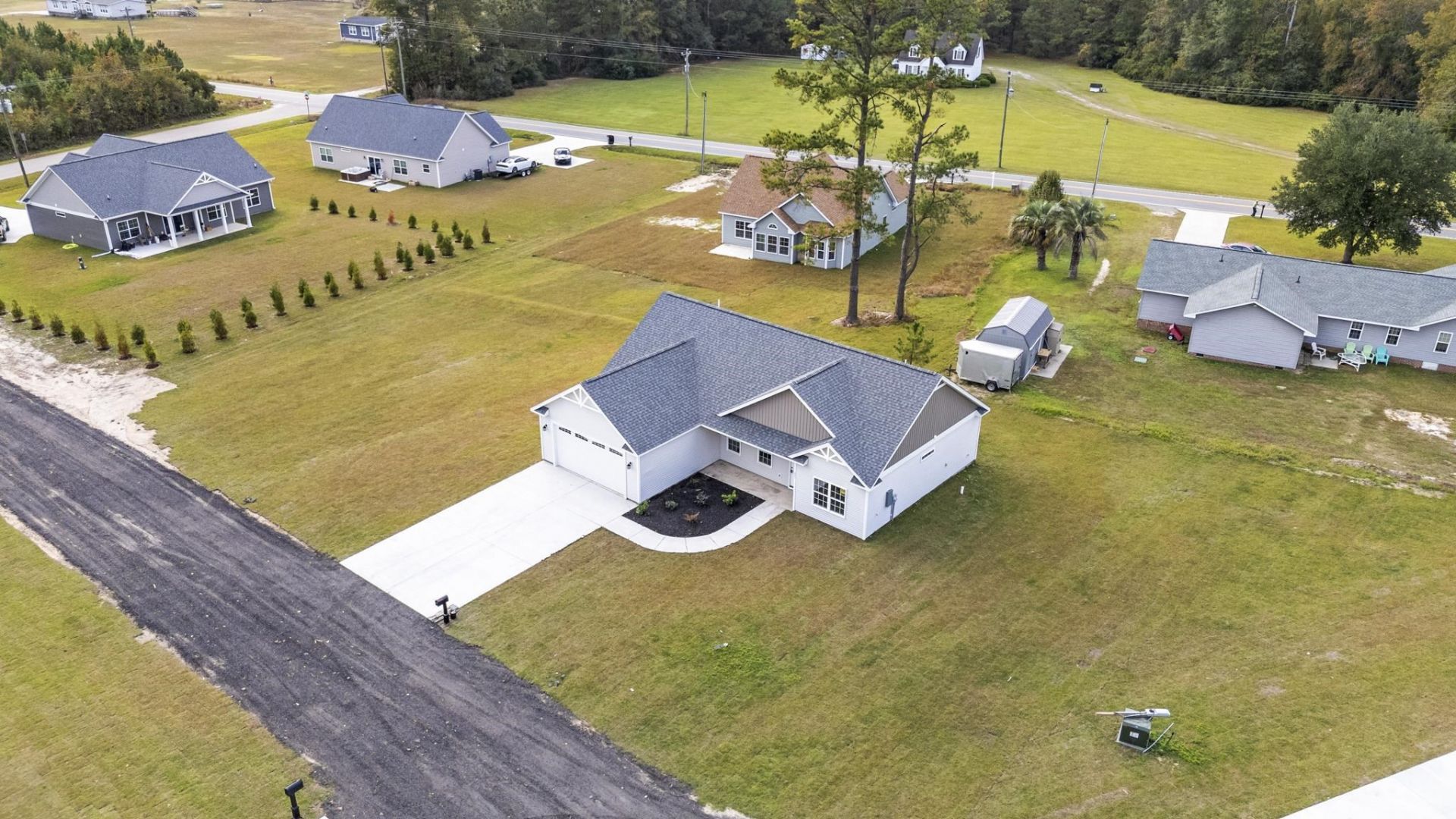 1904 Blue Bird Rd.  Photo 22