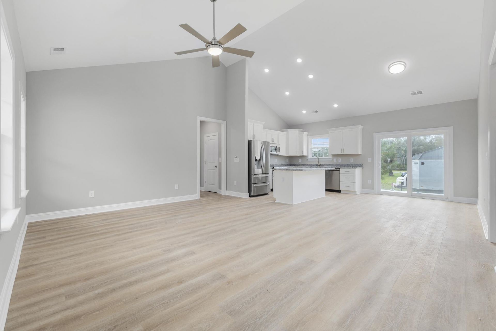 1904 Blue Bird Rd.  Photo 4