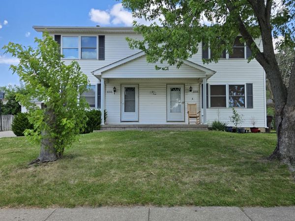 6104 N Frostwood Parkway , Peoria, IL 61615
