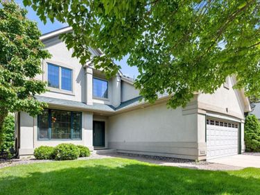 10548 Spyglass Drive, Eden Prairie, MN 55347