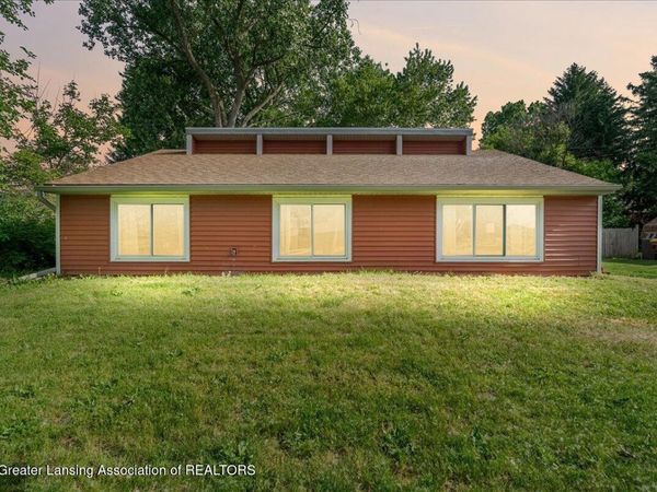921 E Columbia Street, Mason, MI 48854