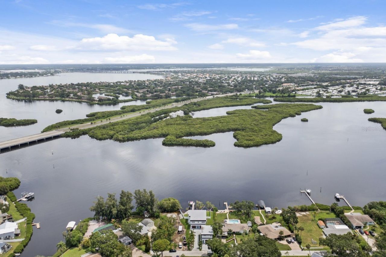 711 Tropical Drive , Bradenton, FL 34208 Photo