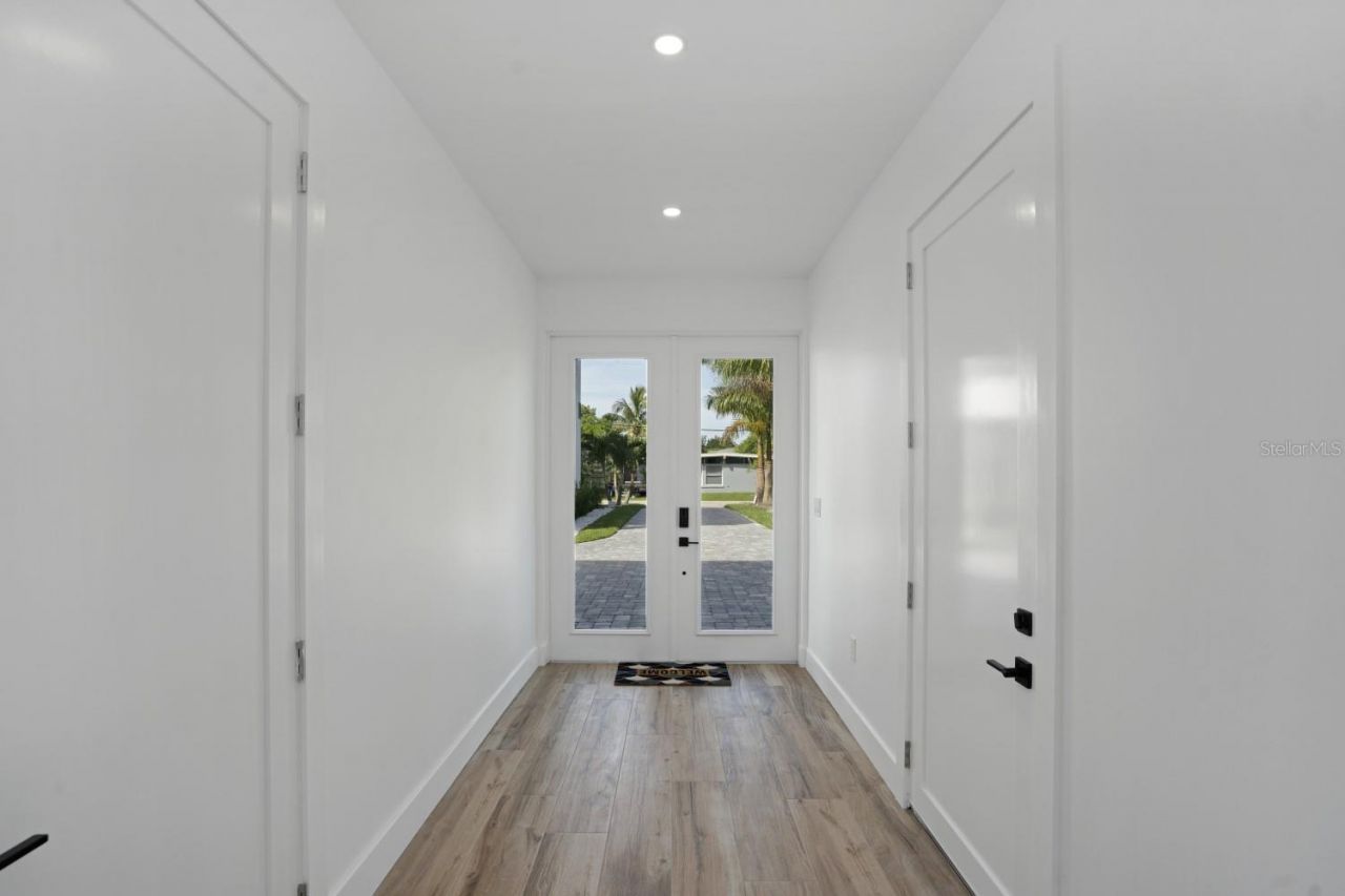 711 Tropical Drive , Bradenton, FL 34208 Photo