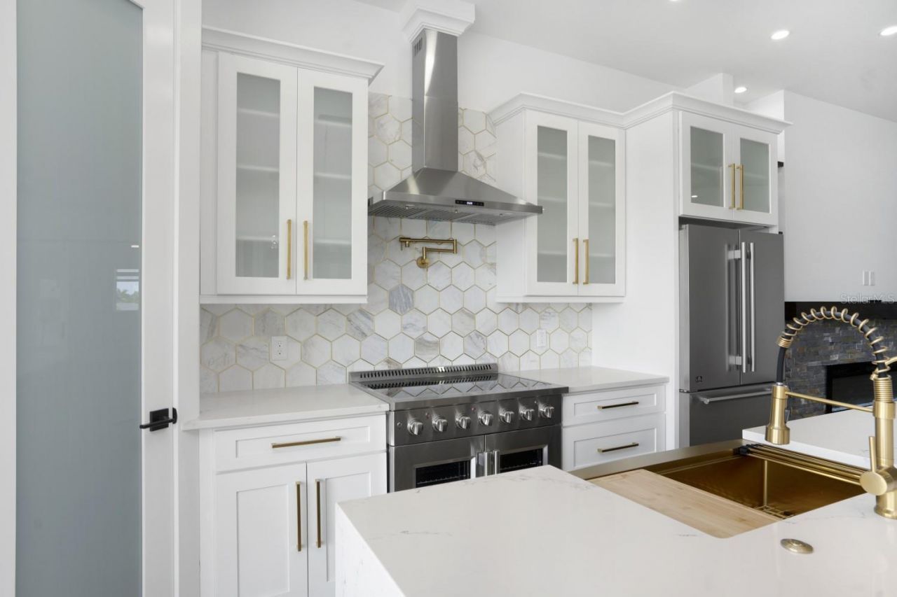 711 Tropical Drive , Bradenton, FL 34208 Photo