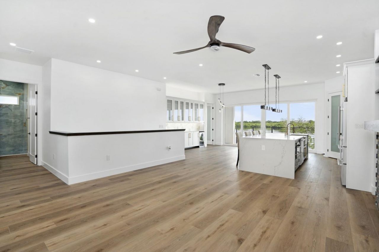 711 Tropical Drive , Bradenton, FL 34208 Photo