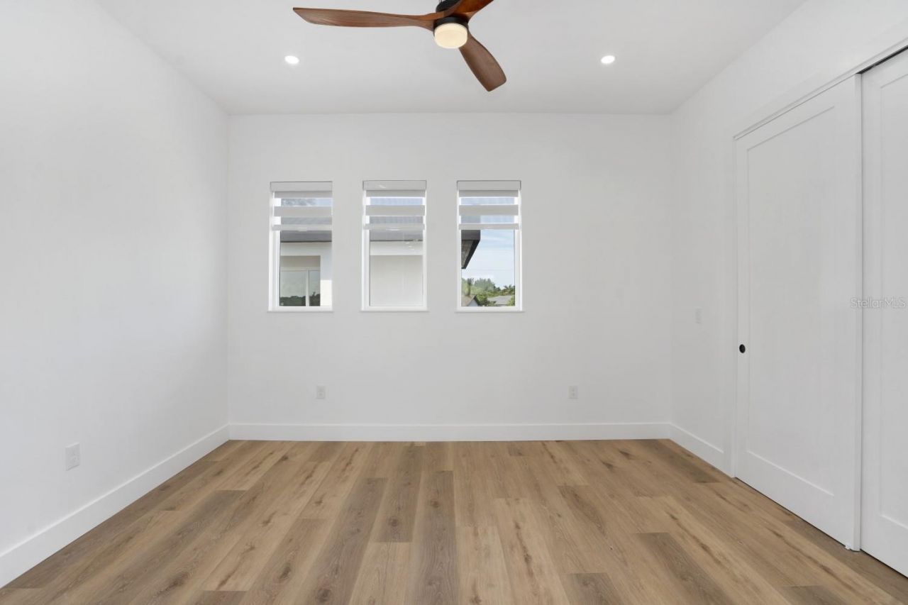 711 Tropical Drive , Bradenton, FL 34208 Photo