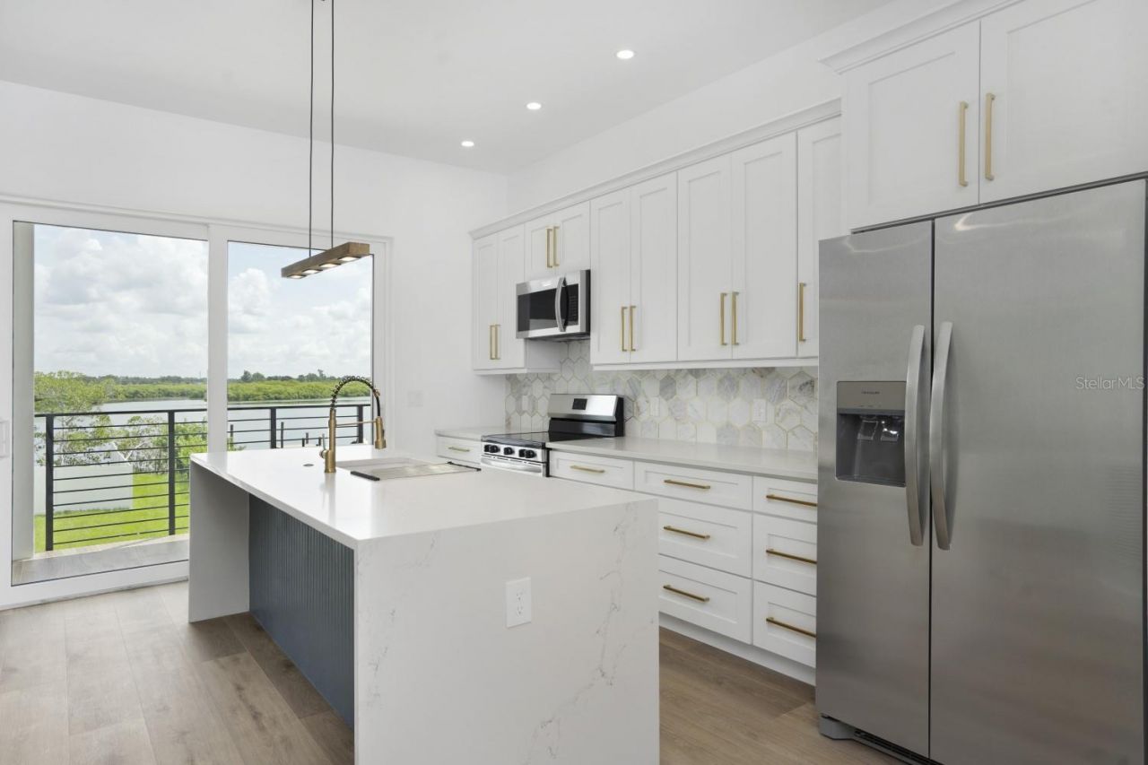 711 Tropical Drive , Bradenton, FL 34208 Photo