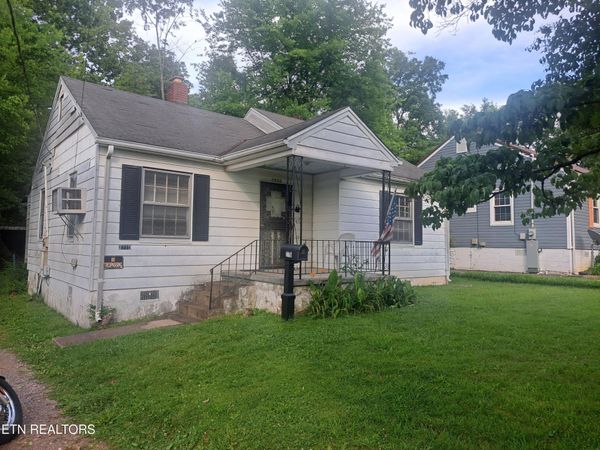 2710 Fairview St, Knoxville, TN 37917