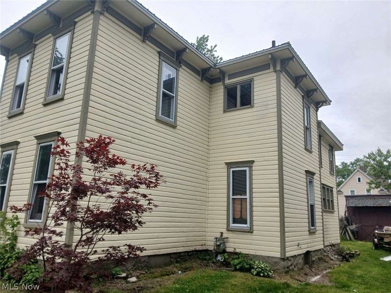 247 Whitney Street, Conneaut, OH 44030 Photo 3