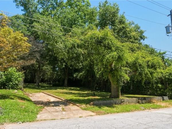 1339 Cambridge Avenue , Atlanta, GA 30344